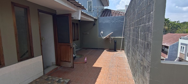 Rumah Kelapa Nias, Kelapa Gading Rumah sudah tinggi dari jalan, dekat MKG