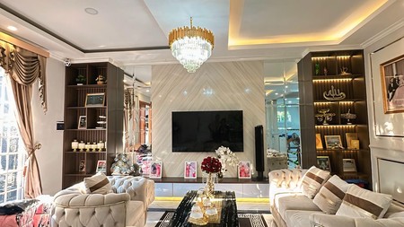 Rumah Furnished 2½ Lantai Cantik di Ciputat KM 5+1 KM 4+1 dengan LT 268 m2 & LB 578 m2 Sertifikat SHM Furnished