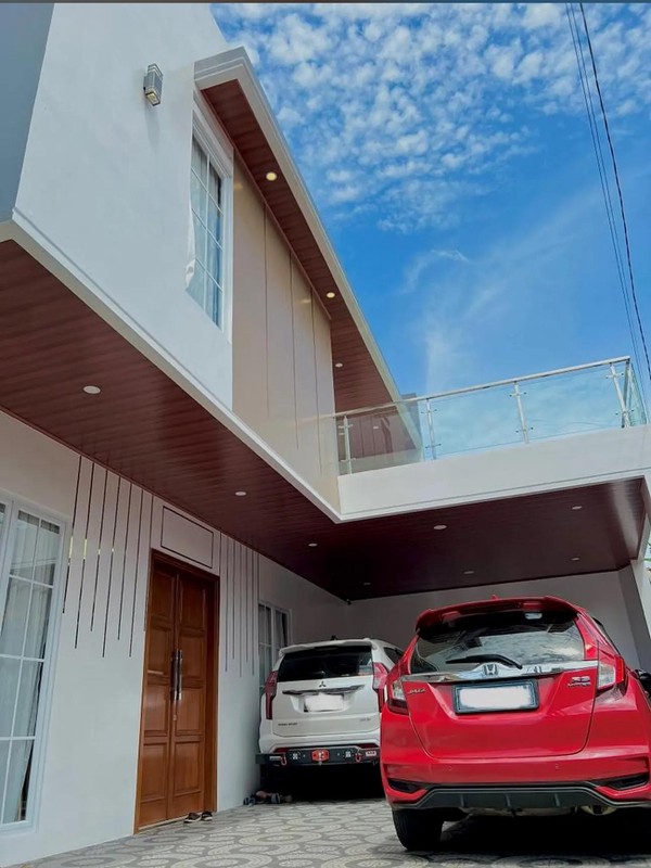 Rumah Furnished 2½ Lantai Cantik di Ciputat KM 5+1 KM 4+1 dengan LT 268 m2 & LB 578 m2 Sertifikat SHM Furnished