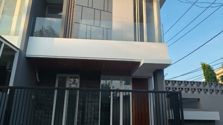 2 M-an Rumah Baru Hook Manyar Tirtoyoso Utara Dekat SMA Petra 2 Manyar, Galaxy Mall, Kampus ITS