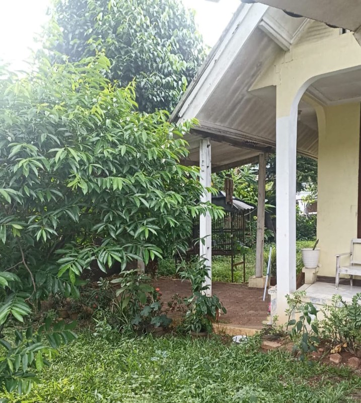 DIJUAL RUMAH DI HOOK SANGAT STRATEGIS DI BINTARO.