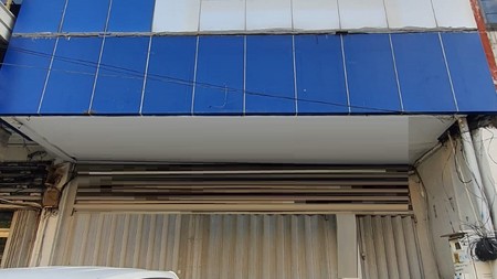 Disewakan Ruko 3 lantai di Jalan Raden Saleh Surabaya Pusat