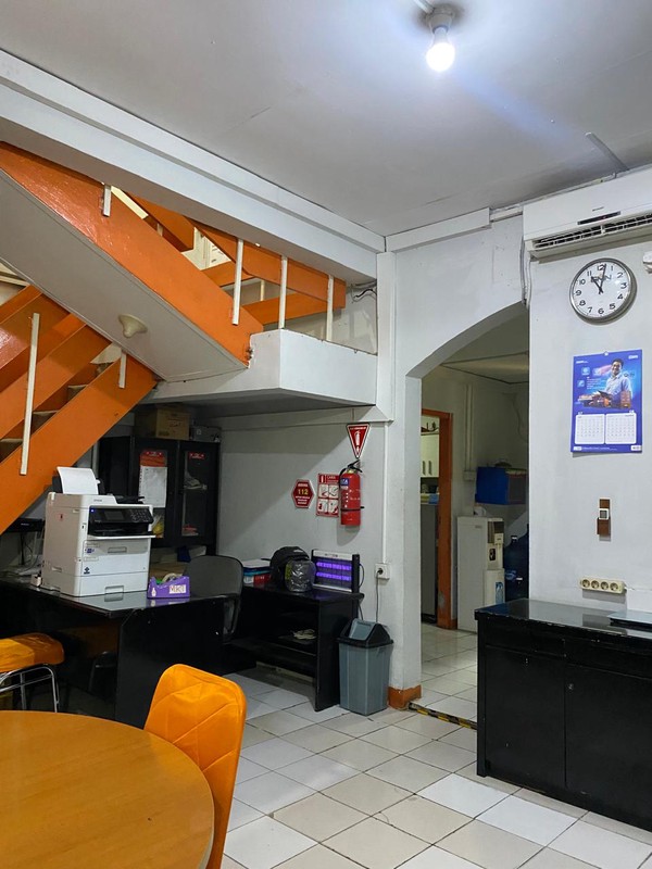 Lebak bulus rumah kantor lokasi jalan kaki ke mrt lebak bulus