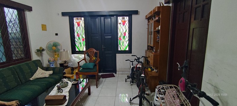 Rumah Lokasi Strategis Jalan 2 Mobil di Jl. Kalasan, Pegangsaan, Menteng