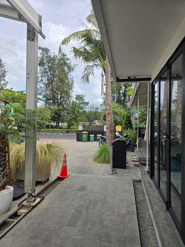 Ruang Usaha Cafe  Di Sunter, Jakarta Barat