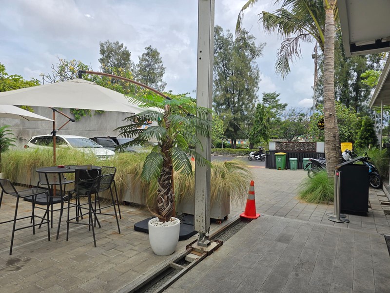 Ruang Usaha Cafe  Di Sunter, Jakarta Barat