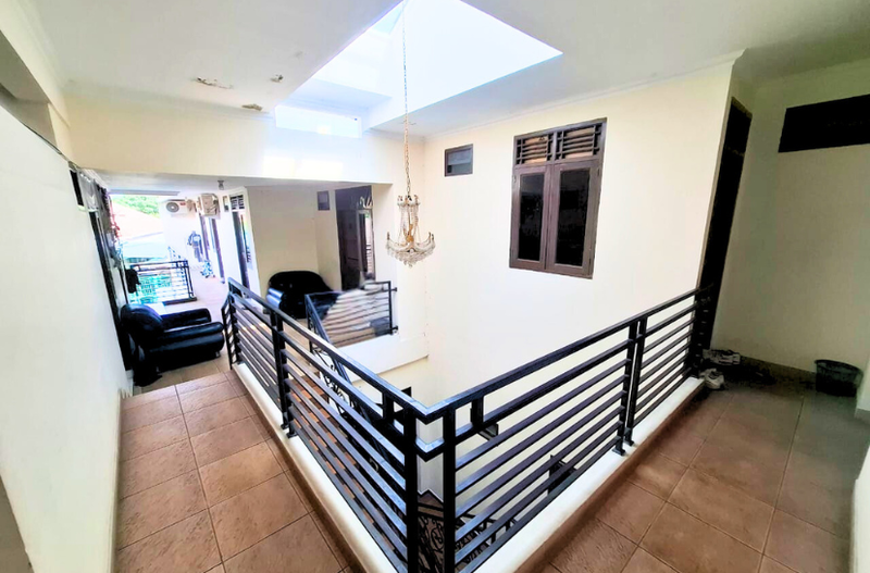 Rumah Kost 24 Kamar Full Furnished Dijual di Setu Cipayung Jaktim