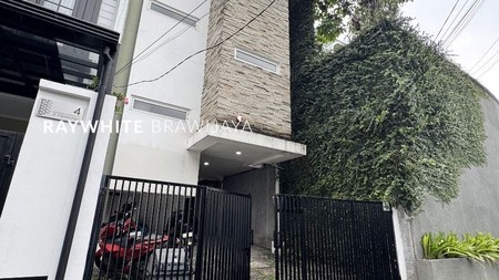 Rumah Cocok untuk Coliving Area Gunawarman 