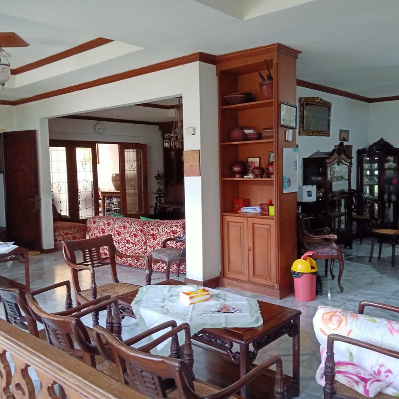 Dijual Rumah Unik Lokasi Strategis di Menteng, Jakarta Pusat
