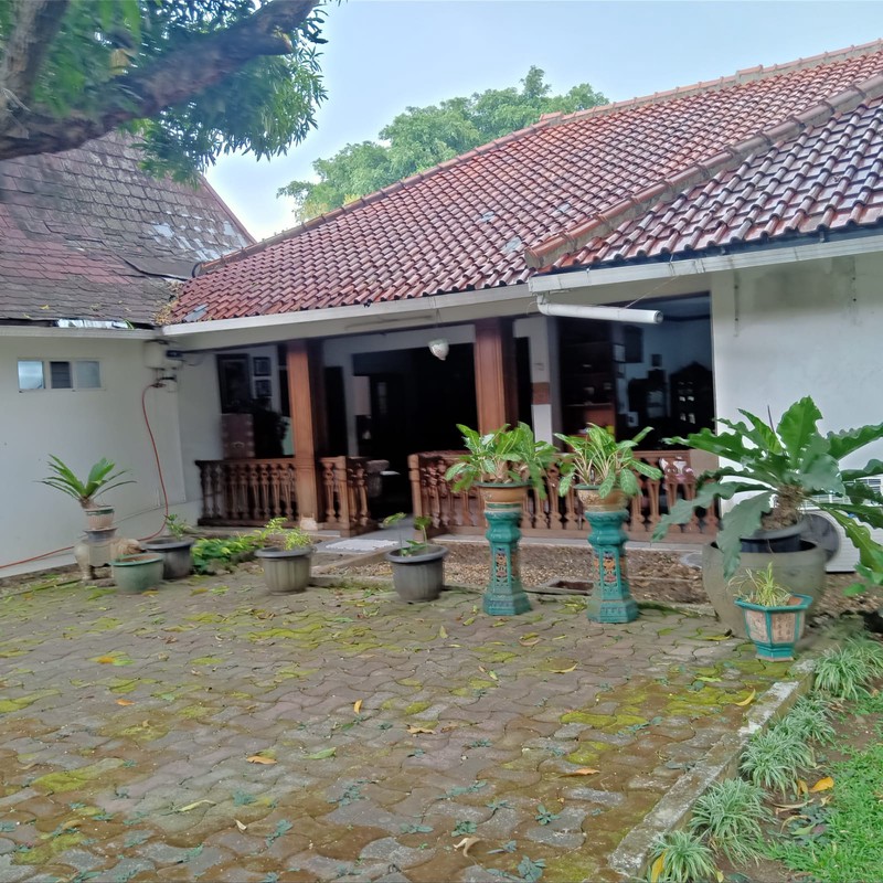 Dijual Rumah Unik Lokasi Strategis di Menteng, Jakarta Pusat