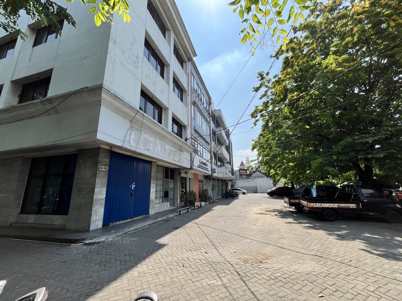 Ruko 4 lantai dijual di Kompleks Ruko dekat Pasar Atom Surabaya