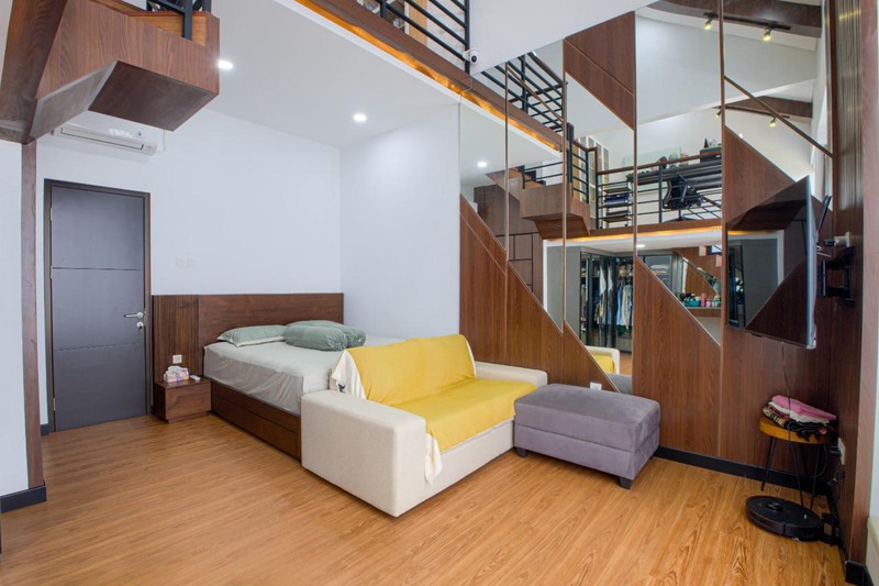 Rumah 3 Lantai Furnished Bagus di Ciputat KT 4+1 KM 3+1 Sertifikat SHM