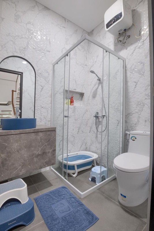 Rumah 3 Lantai Furnished Bagus di Ciputat KT 4+1 KM 3+1 Sertifikat SHM