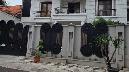 Rumah Mewah di Radio Dalam dekat dg PIM dan Blok M Jakarta Selatan...