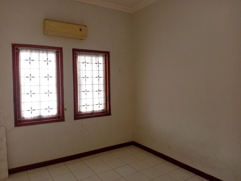 Rumah Dalam Perum Taman Griya Indah Lokasi Dekat Mirota Godean