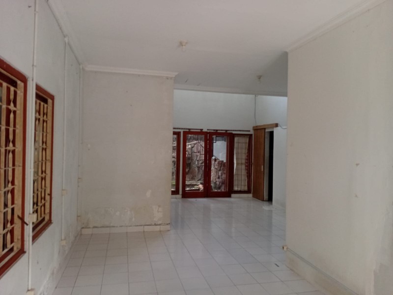 Rumah Dalam Perum Taman Griya Indah Lokasi Dekat Mirota Godean