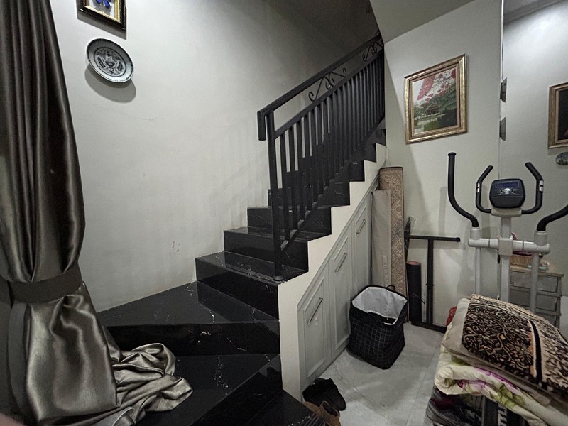 Hunian 2 Lantai Dalam Komplek di Cinere 10 menit ke Tol Limo