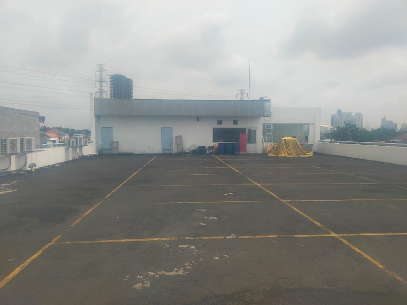 Disewakan 2683 m2 Gedung Ex Showroom Mobil   Jalan RAYA Menganti ( Lidah Kulon, Kec.Lakarsantri - Surabaya )  NOL JALAN RAYA 