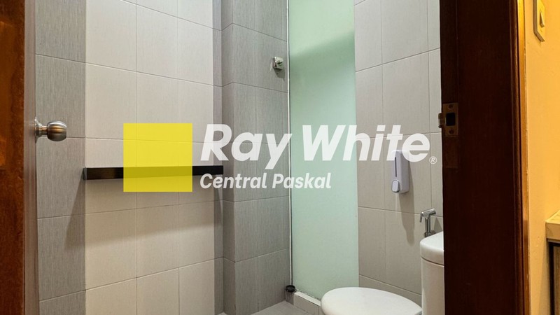 Ruko Cantik dan Terawat 3 Lantai di Sayap Dewi Sartika Bandung