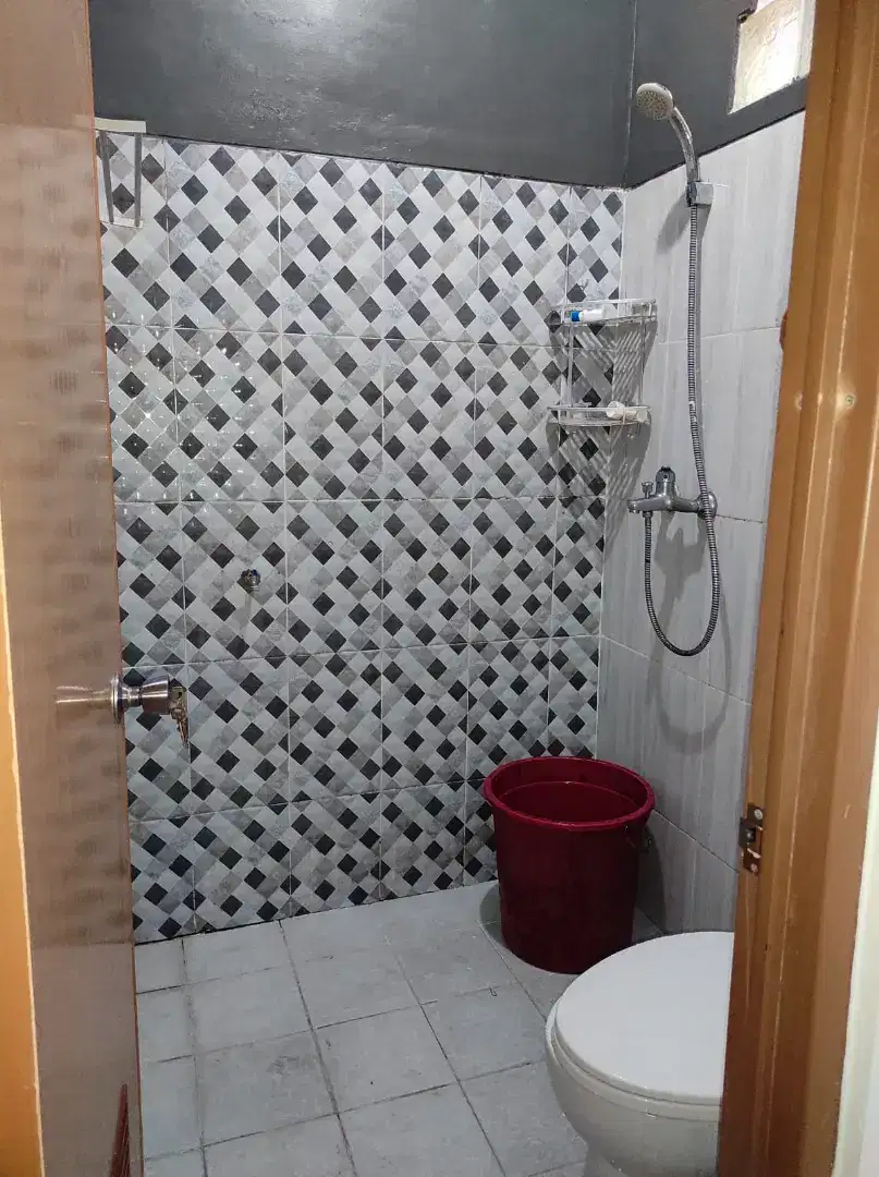 For Rent. Rumah luas di Bumi Puspitek Asri, Pagedangan