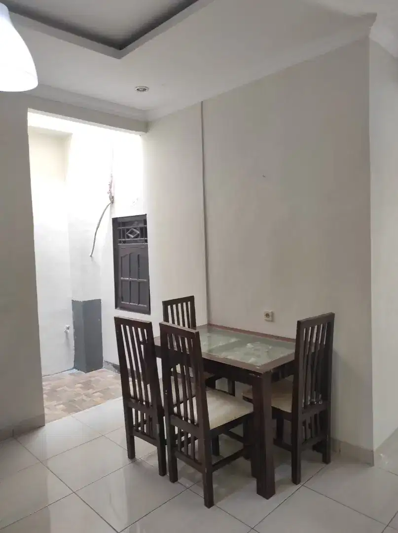 For Rent. Rumah luas di Bumi Puspitek Asri, Pagedangan