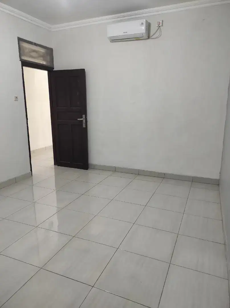 For Rent. Rumah luas di Bumi Puspitek Asri, Pagedangan