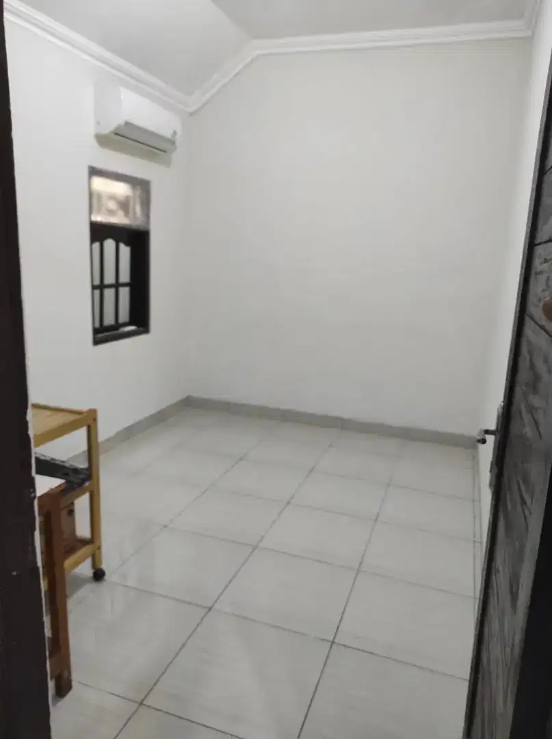 For Rent. Rumah luas di Bumi Puspitek Asri, Pagedangan