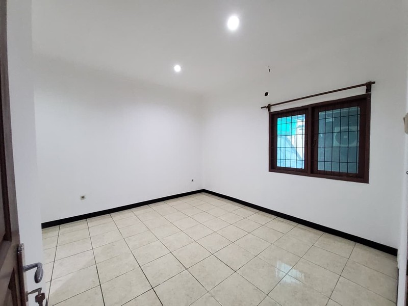 Rumah siap huni dekat jl. Fatmawati Jakarta Selatan...