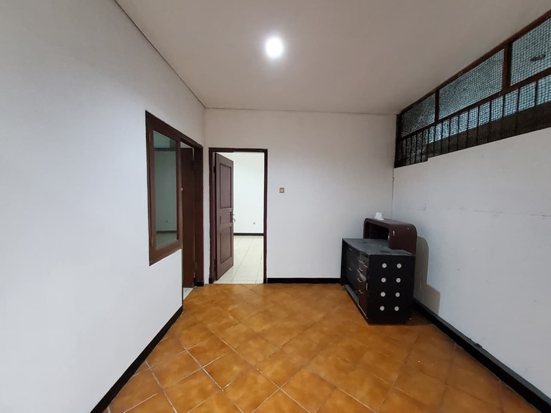 Rumah siap huni dekat jl. Fatmawati Jakarta Selatan...