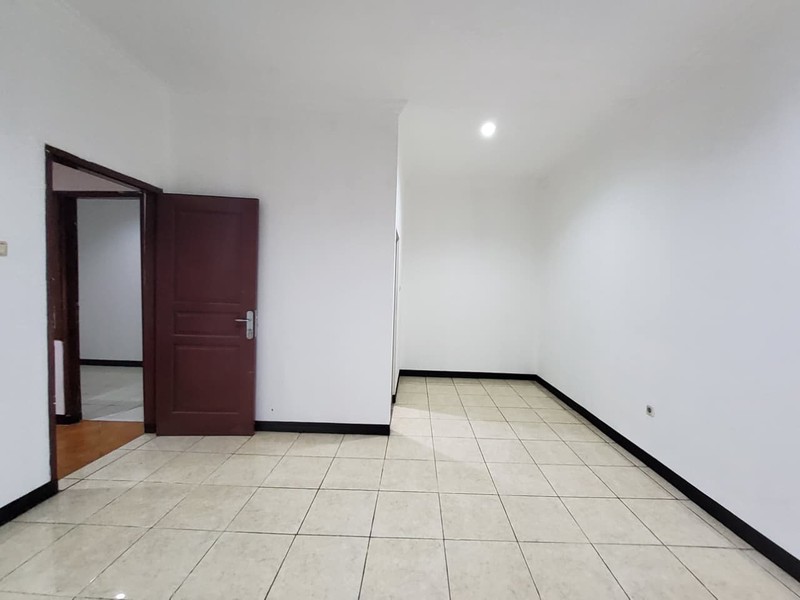 Rumah siap huni dekat jl. Fatmawati Jakarta Selatan...