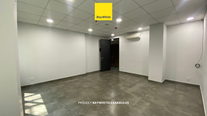 Disewakan Murah! Ruang Kantor/Tempat Usaha di Premium Area Wolter Monginsidi, Jakarta Selatan
