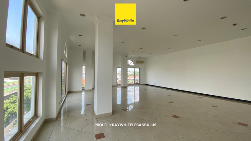 Disewakan Murah! Ruang Kantor di Premium Area Wolter Monginsidi, Jakarta Selatan