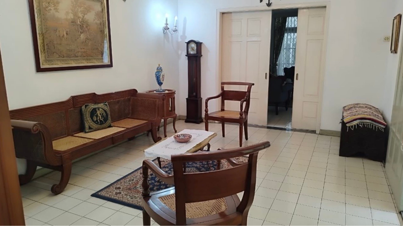 Dijual Cepat! Rumah Klasik di Area Premium Jl Martimbang