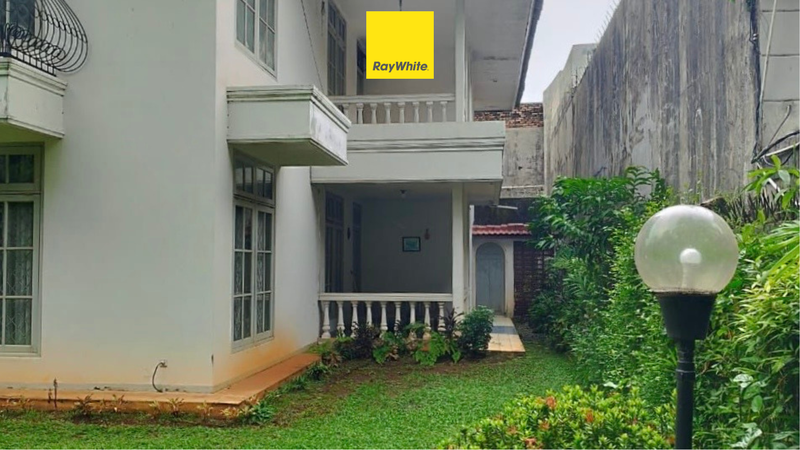 Dijual Cepat! Rumah Klasik di Area Premium Jl Martimbang