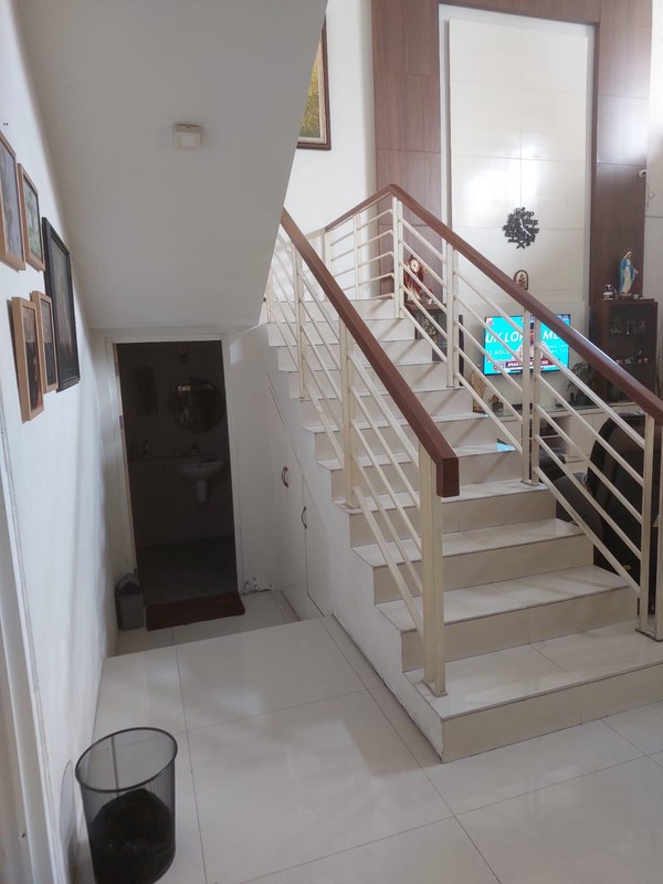 Murah Luas 375 M2 Dijual Rumah Royal Residence Richmond Semi Furnished Modern Garasi Carport 4 Mobil Dekat Citraland , Pakuwon Indah, Graha Family