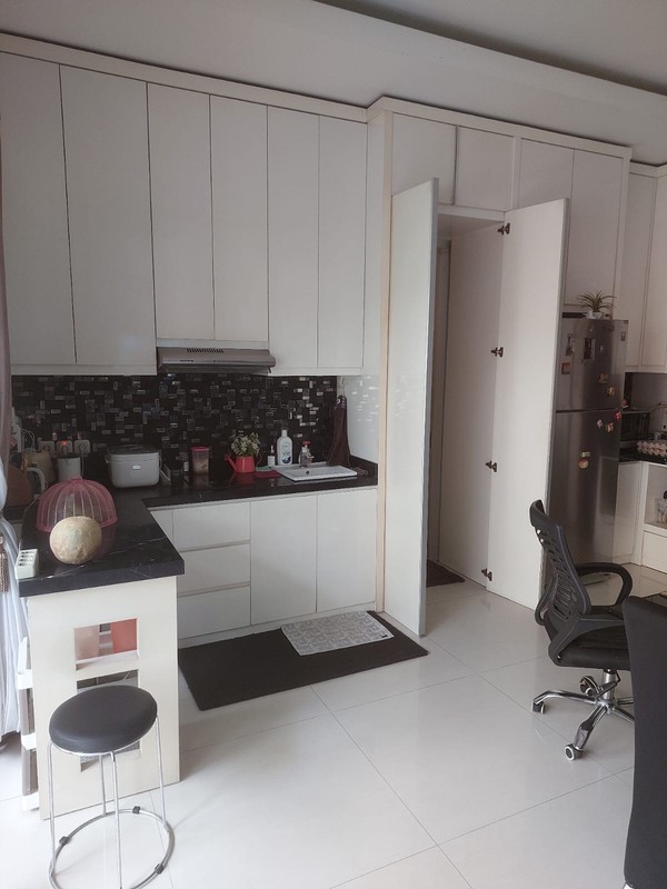Murah Luas 375 M2 Dijual Rumah Royal Residence Richmond Semi Furnished Modern Garasi Carport 4 Mobil Dekat Citraland , Pakuwon Indah, Graha Family