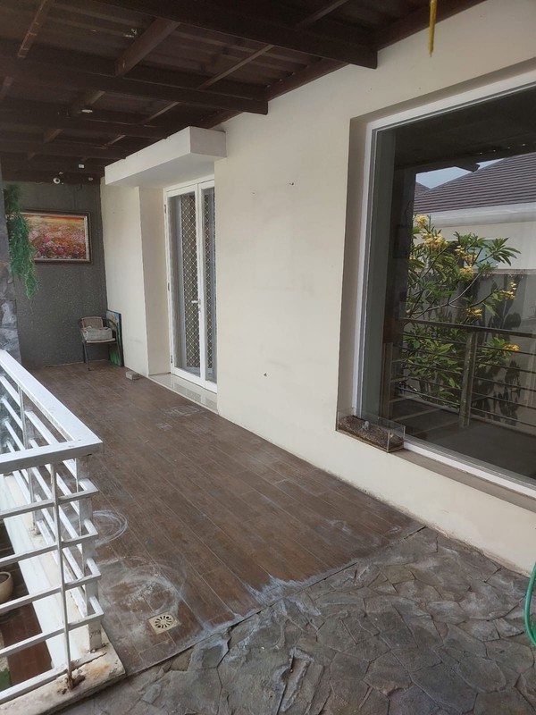 Murah Luas 375 M2 Dijual Rumah Royal Residence Richmond Semi Furnished Modern Garasi Carport 4 Mobil Dekat Citraland , Pakuwon Indah, Graha Family
