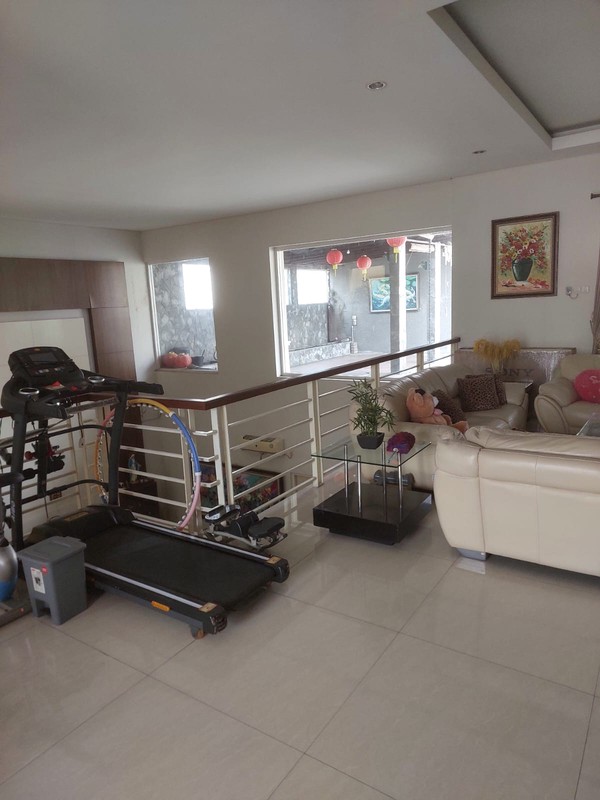 Murah Luas 375 M2 Dijual Rumah Royal Residence Richmond Semi Furnished Modern Garasi Carport 4 Mobil Dekat Citraland , Pakuwon Indah, Graha Family