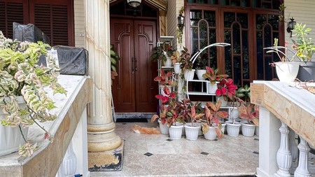 Elegant 3-Storey Corner House in Citraland - Near Green Park