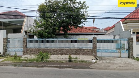 Dijual Rumah di Jalan Raya Dharmahusada Surabaya