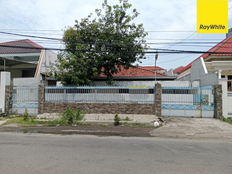 Dijual Rumah di Jalan Raya Dharmahusada Surabaya
