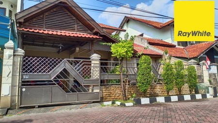Dijual Rumah 2 lantai di Prapen Indah Timur Surabaya
