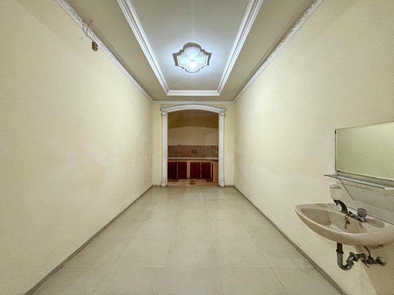 Rumah 3 Lantai Dijual Lokasi Strategis di Kawasan Tebet Barat Jaksel