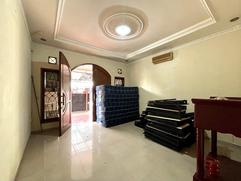 Rumah 3 Lantai Dijual Lokasi Strategis di Kawasan Tebet Barat Jaksel