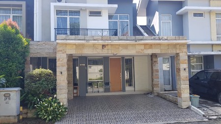 Rumah 2,5 Lantai di Komplek Modernhill Pondok Cabe Pamulang Tangsel