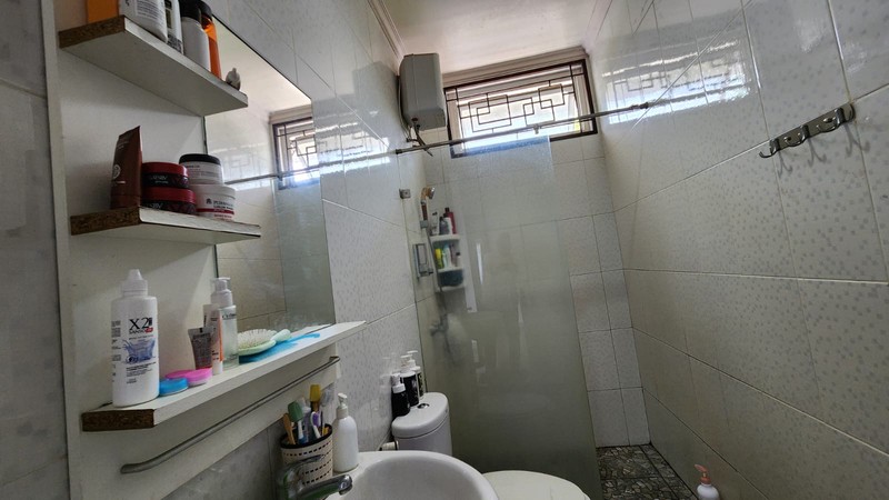 Rumah 2,5 Lantai di Komplek Modernhill Pondok Cabe Pamulang Tangsel