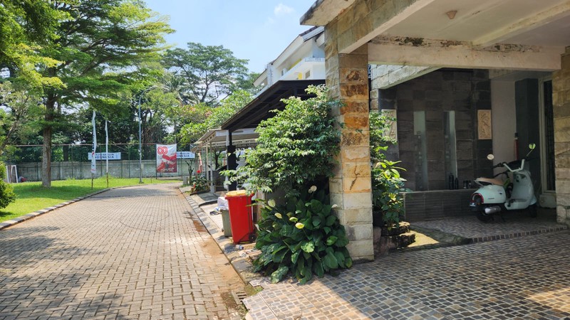 Rumah 2,5 Lantai di Komplek Modernhill Pondok Cabe Pamulang Tangsel