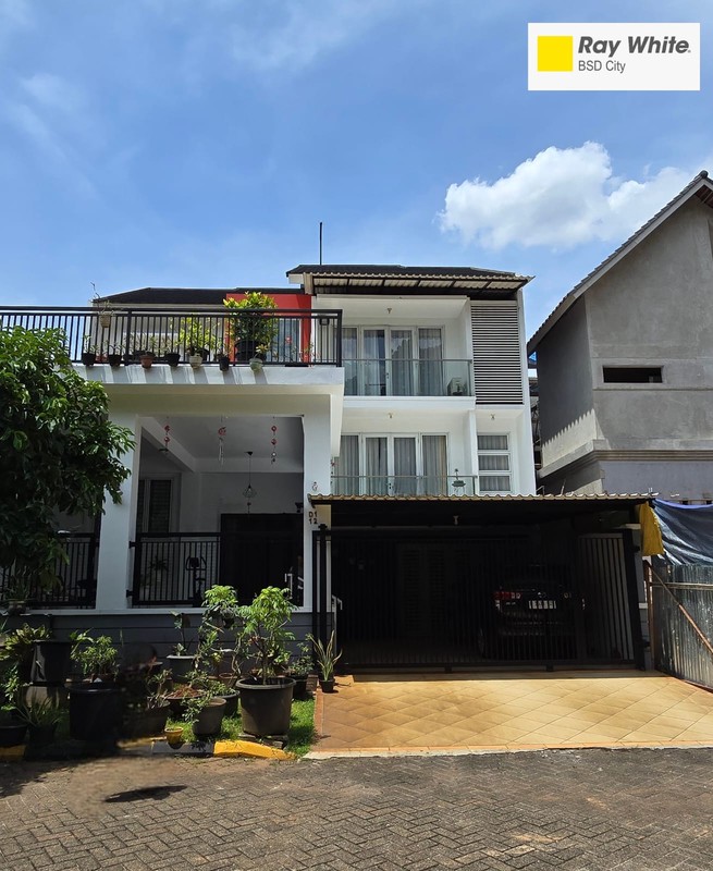 Spesial Rumah depan LITTLE FOREST jogging track di Puspita Loka BSD City