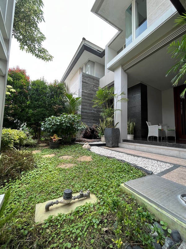 Dijual Cepat Rumah kondisi sangat bagus istimewa full furnish 2 lantai Minimalis Wisata Bukit Mas