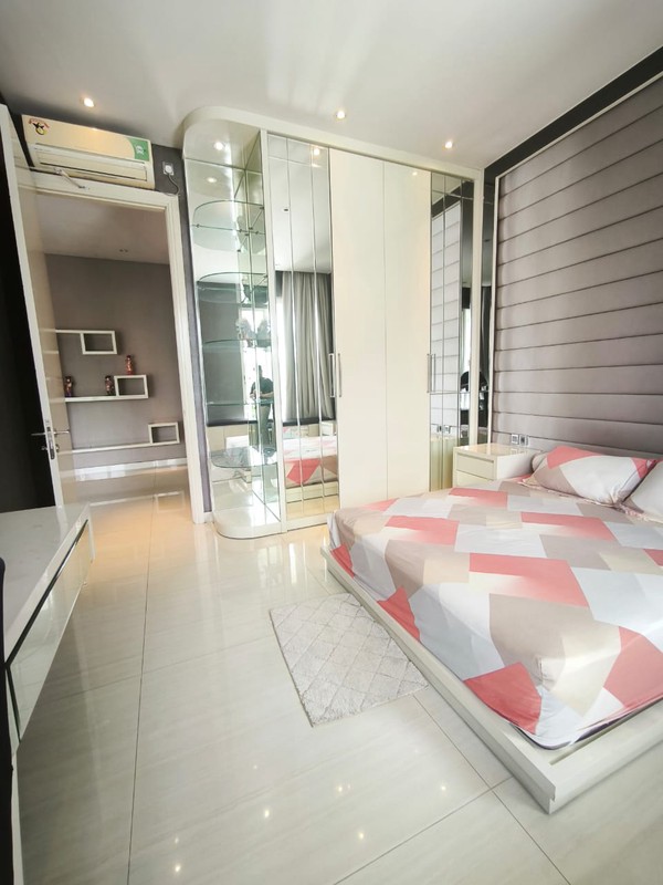 Dijual Cepat Rumah kondisi sangat bagus istimewa full furnish 2 lantai Minimalis Wisata Bukit Mas